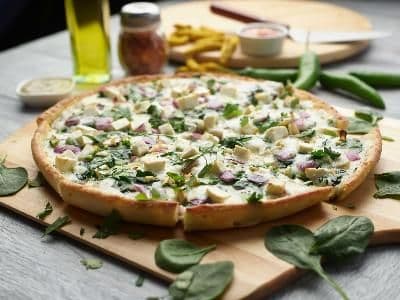 12" Medium Palak Paneer Pizza Twist