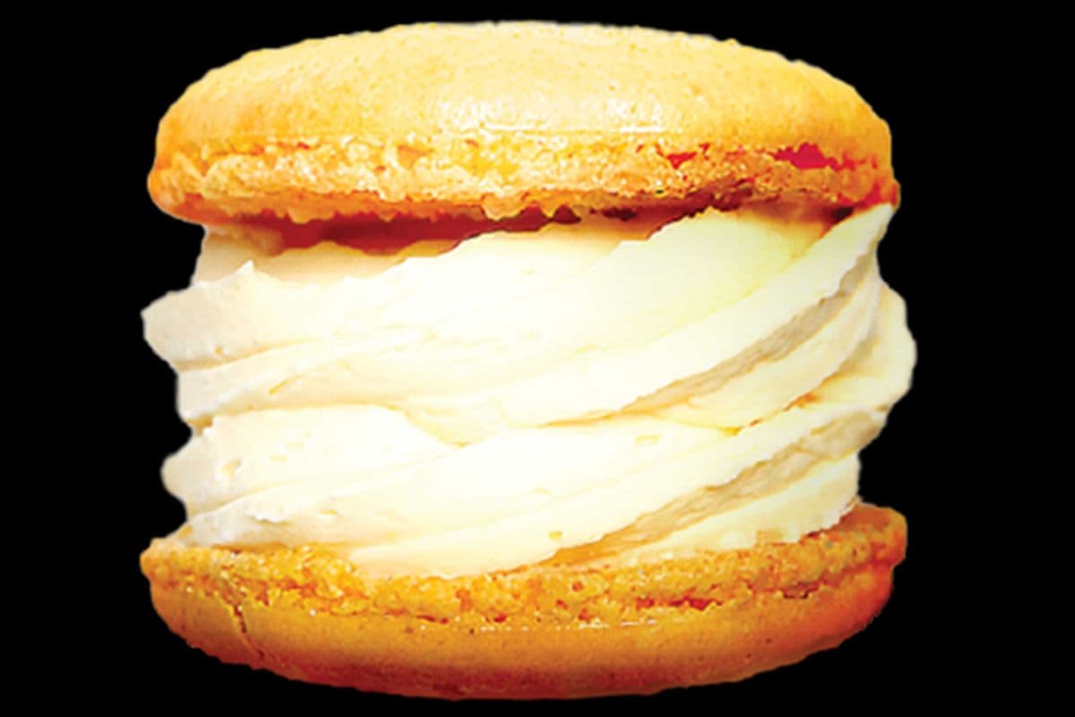 Crème Brulee Macaron