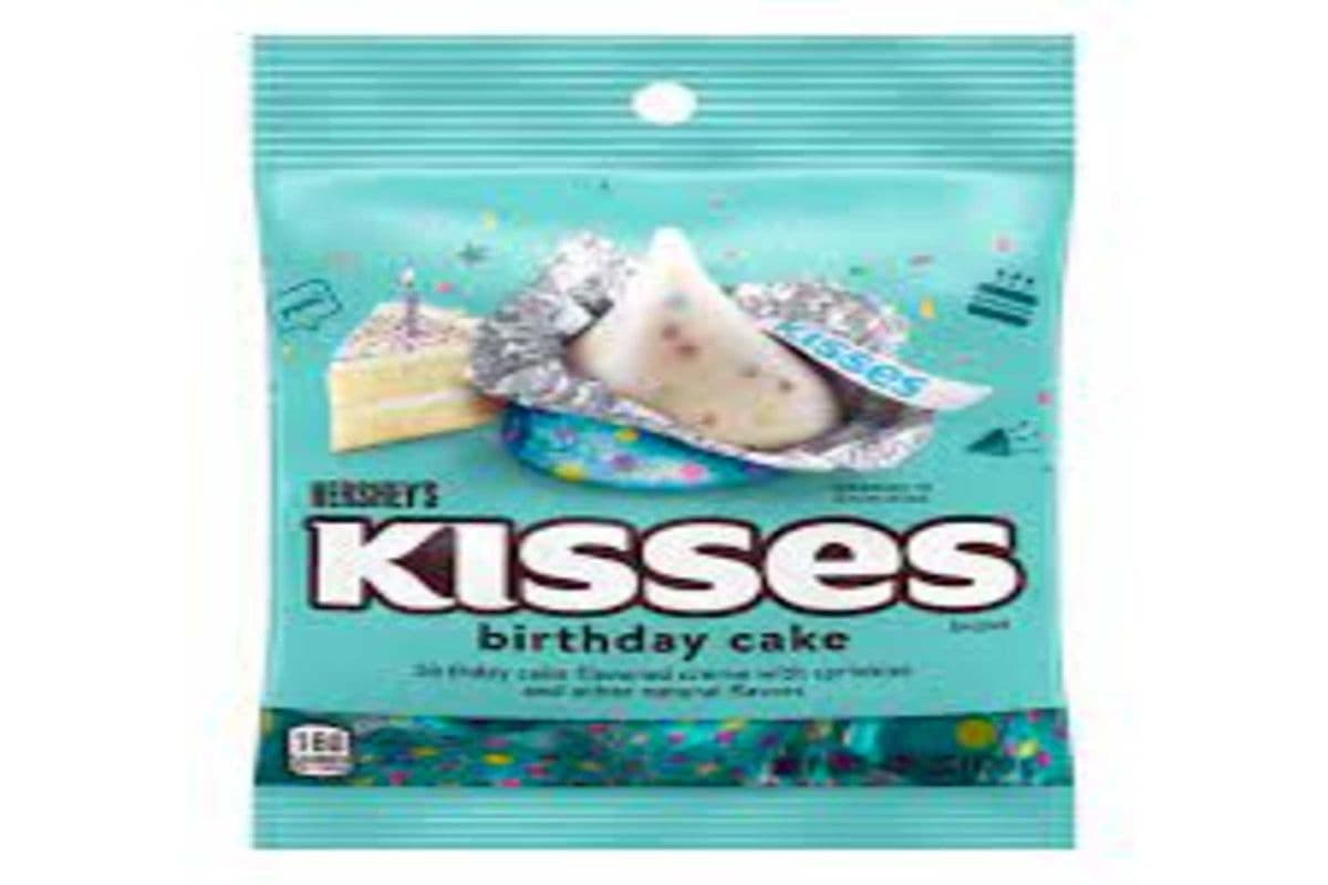Hershey's Kisses Birthday Cake (136 g)