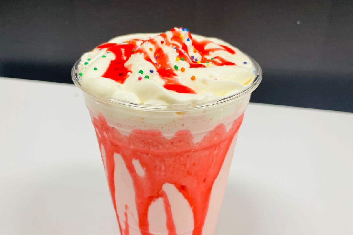 STRAWBERRY SHAKE (12 OZ)