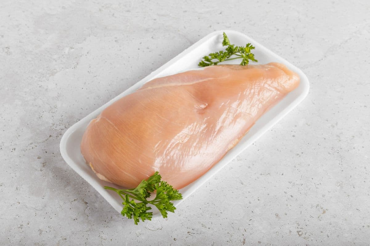 Boneless Skinless Chicken Breast (1lb)
