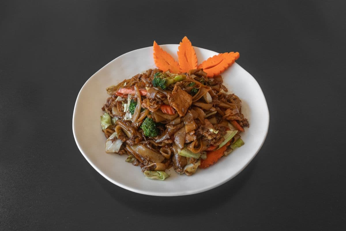 Pad See-Iew (1 Serving ) (470 Cal)