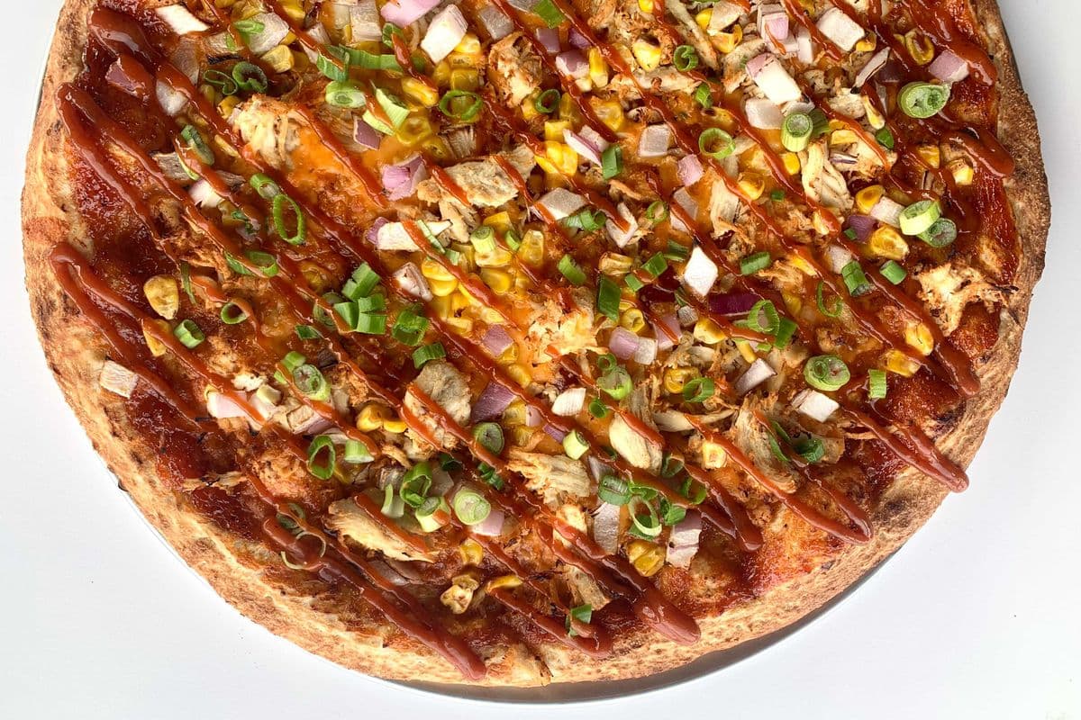 Finger Linck'n Smokey Chick'n Big Love Pizza
