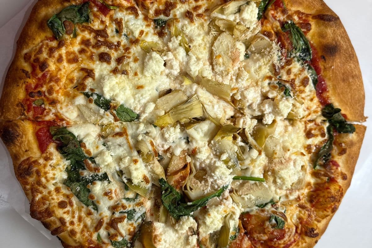 12" Cheesy Spinach and Artichoke Pizza