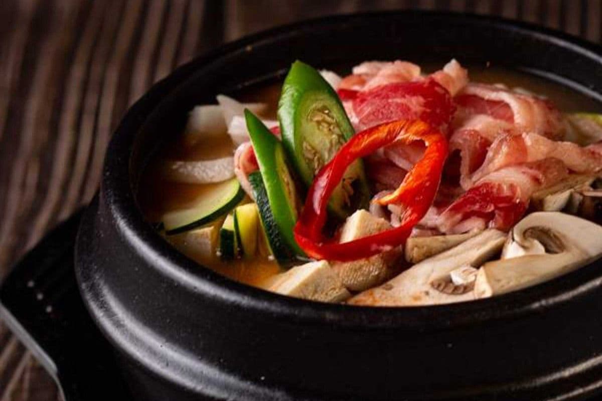 Doenjang Jjigae (차돌된장찌개 特色牛肉片大酱汤)