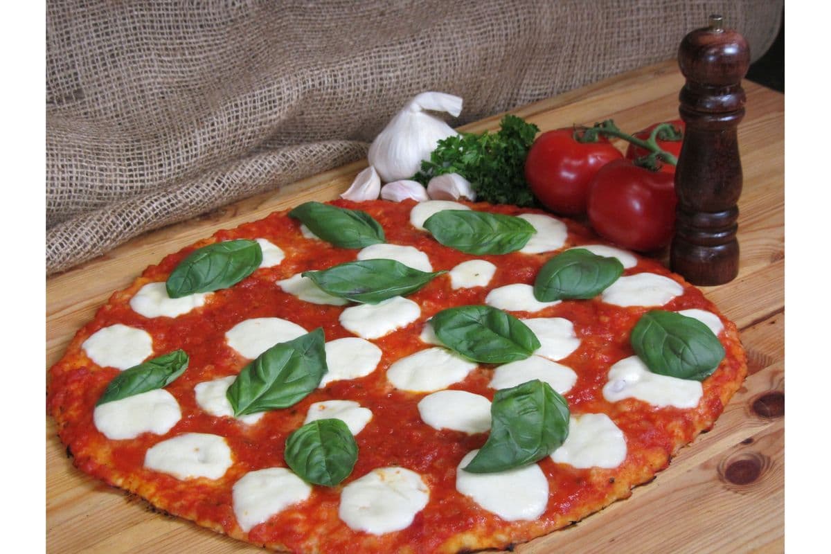 12" Medium Mamma's Margherita Pizza