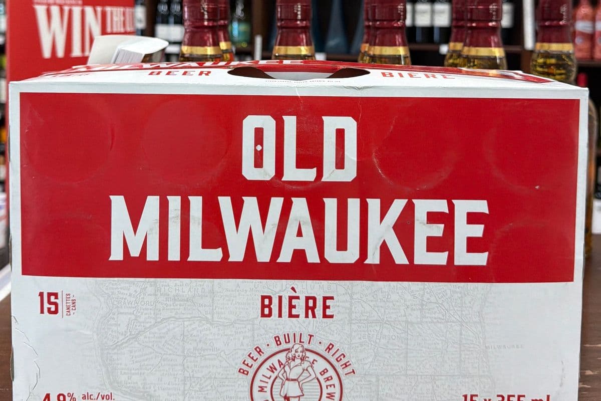 OLD MILWAUKEE 15 CANS (15 x 355 mL)