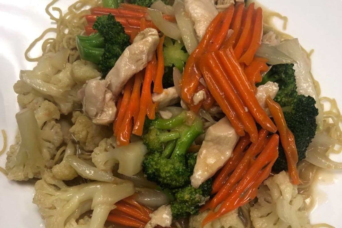 57. Stir-Fried Beef, Chicken, or Seafood with Mixed Vegetable on Crispy or Soft Egg Noodles