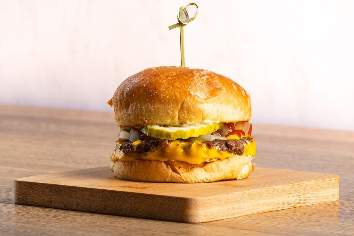 Beefy Straight-Up Cheeseburger