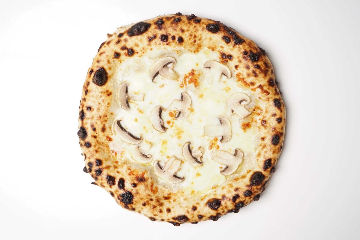 Funghi Alfredo Pizza
