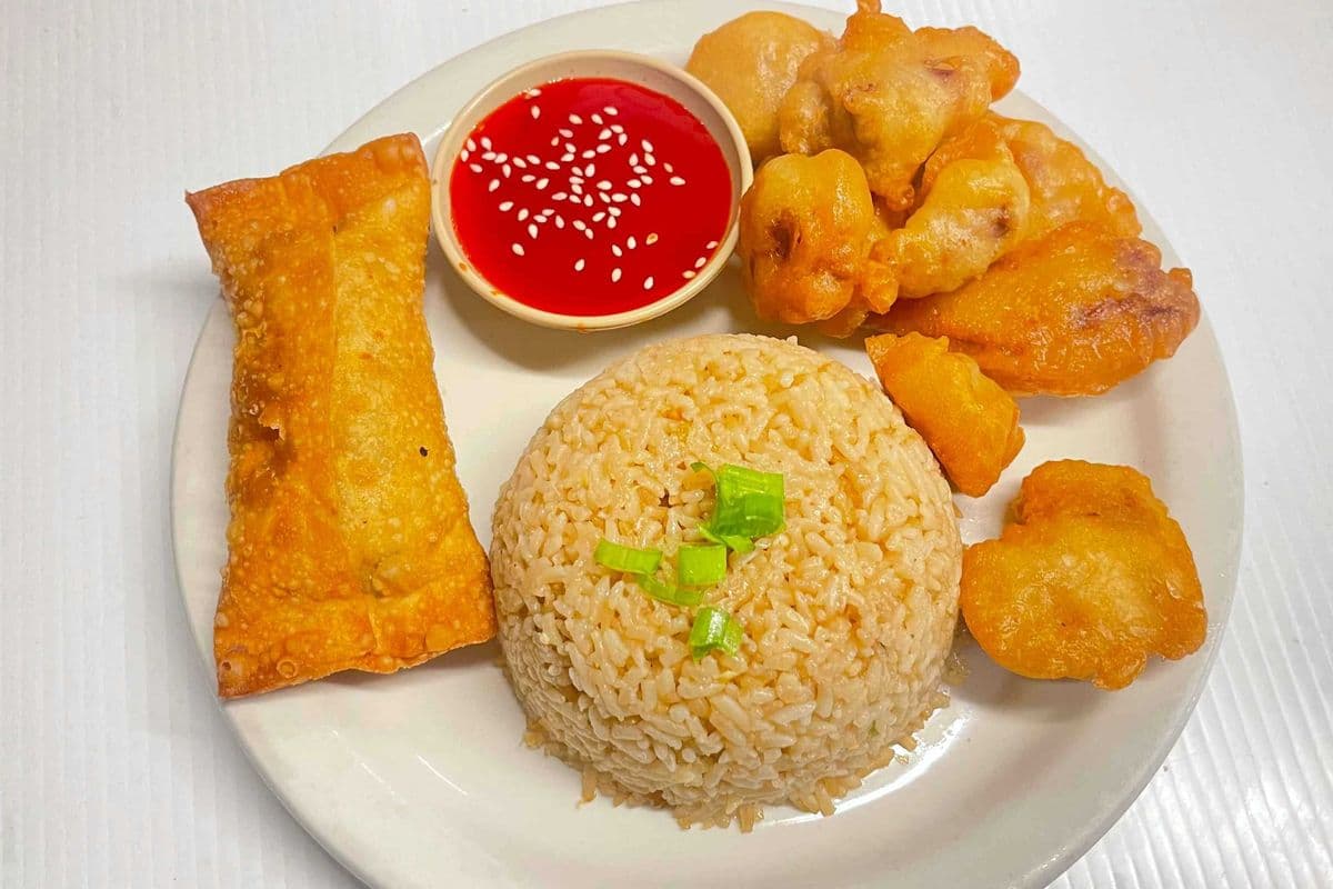 H lunch(rice,7-9spareribs, egg roll)