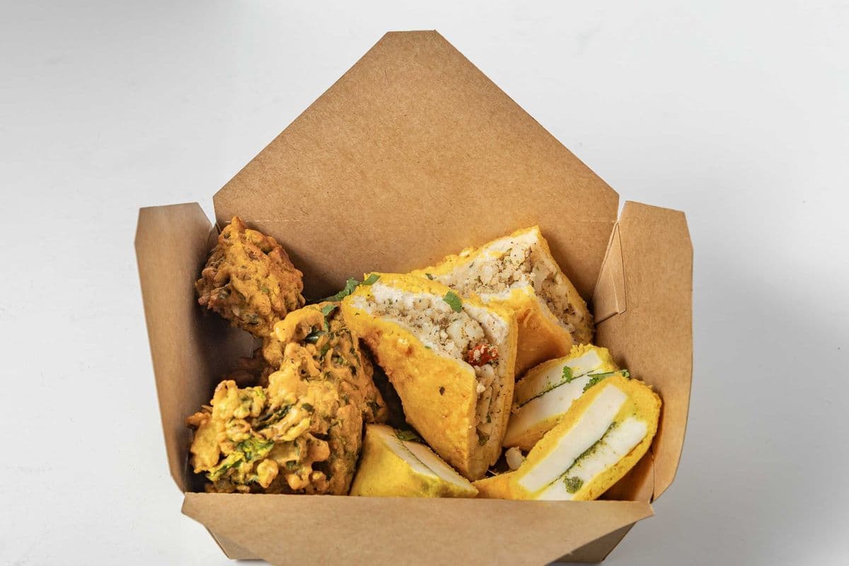 Mixed Pakoda Platter (Full)