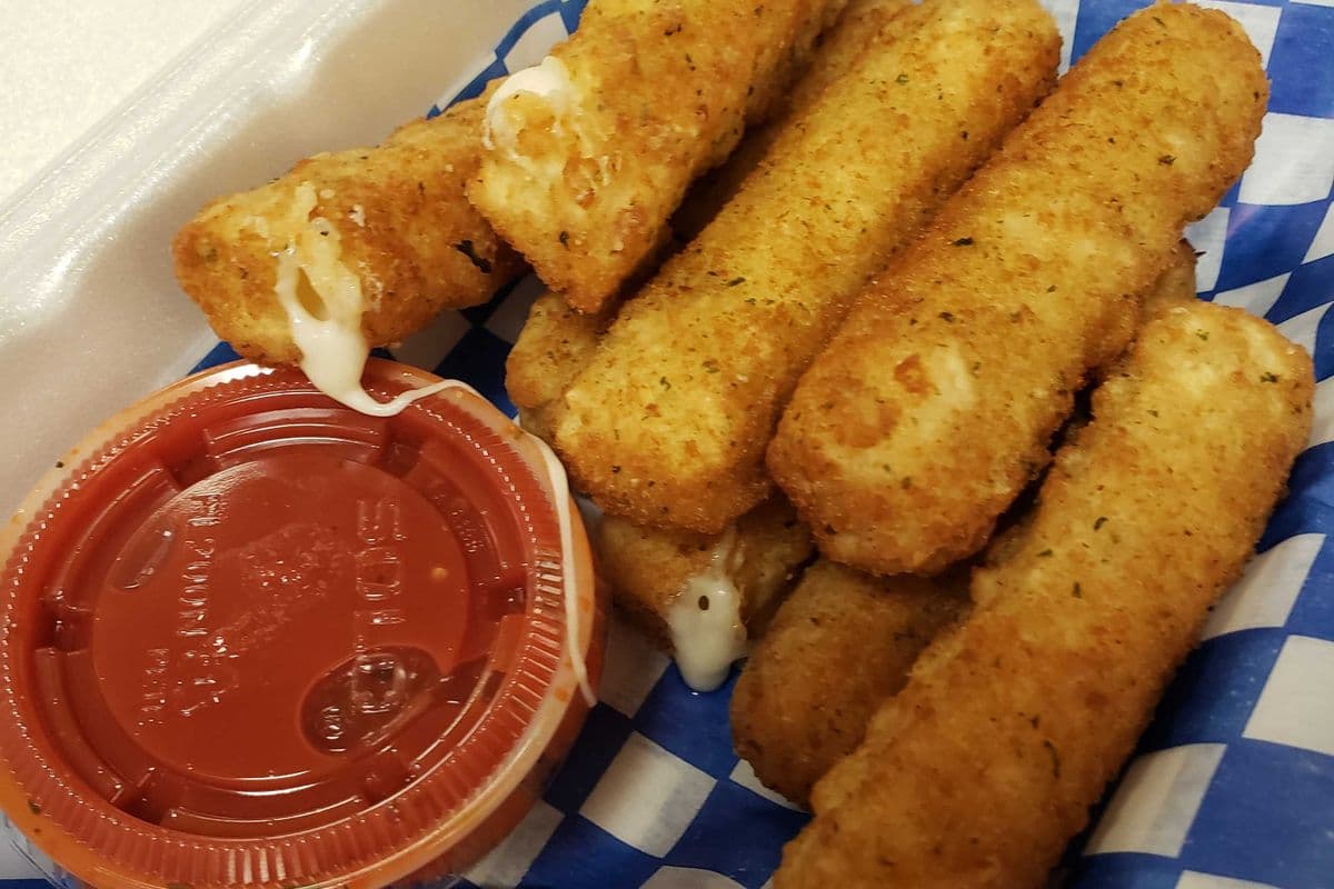 Mozzarella Sticks (8)