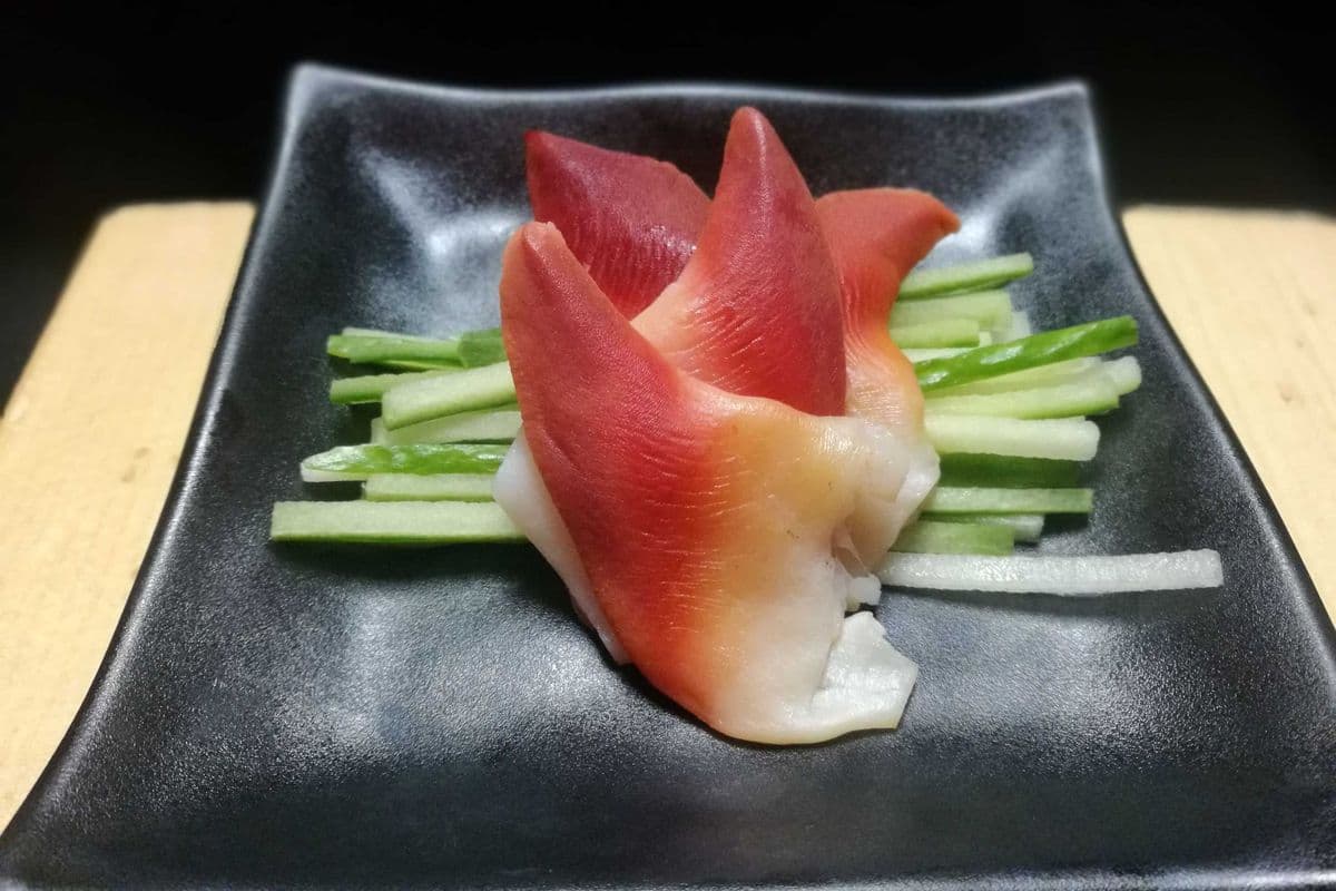 Surf Clam Sashimi (2 pcs)