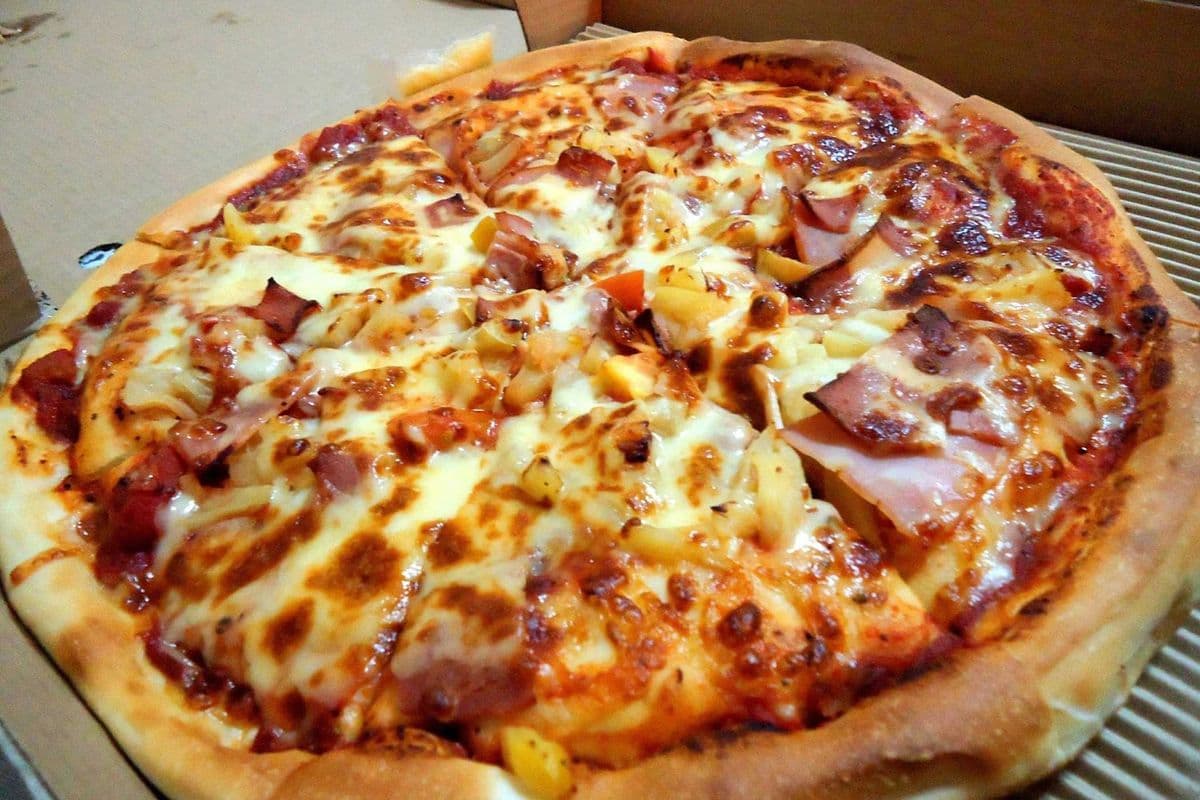 Medium Canadian Pizza