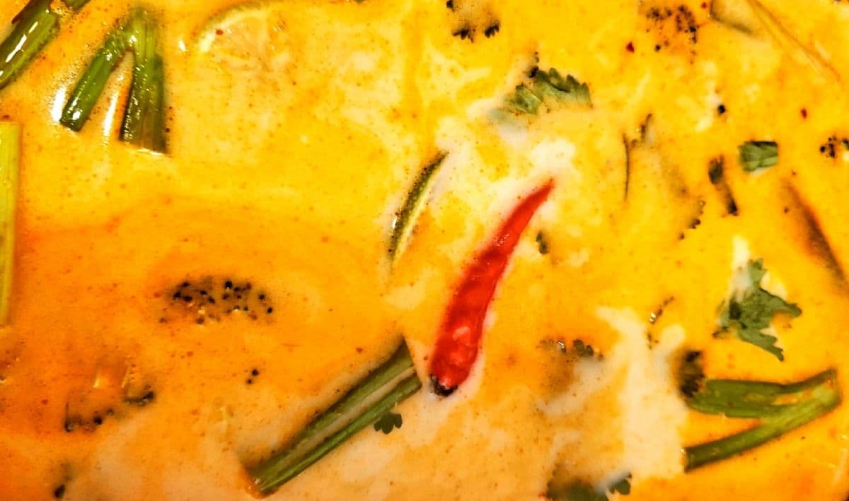 Coconut Lemongrass Soup (Tom-Kha)