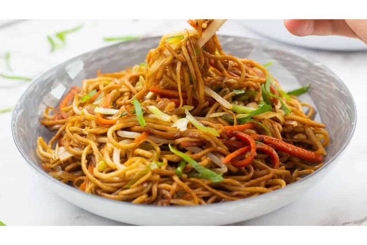 Vegan Vegetable Chinese Chow Mein Noodles
