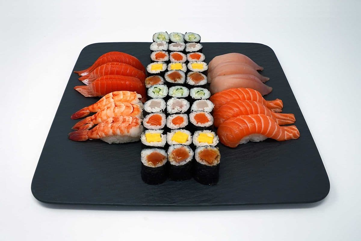 Nigiri Maki Tray (45 pcs)