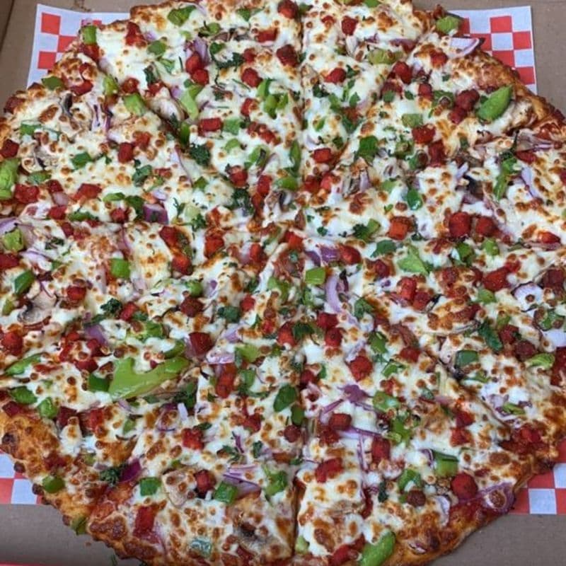 Medium-Sized Tandoori Chicken Pizza