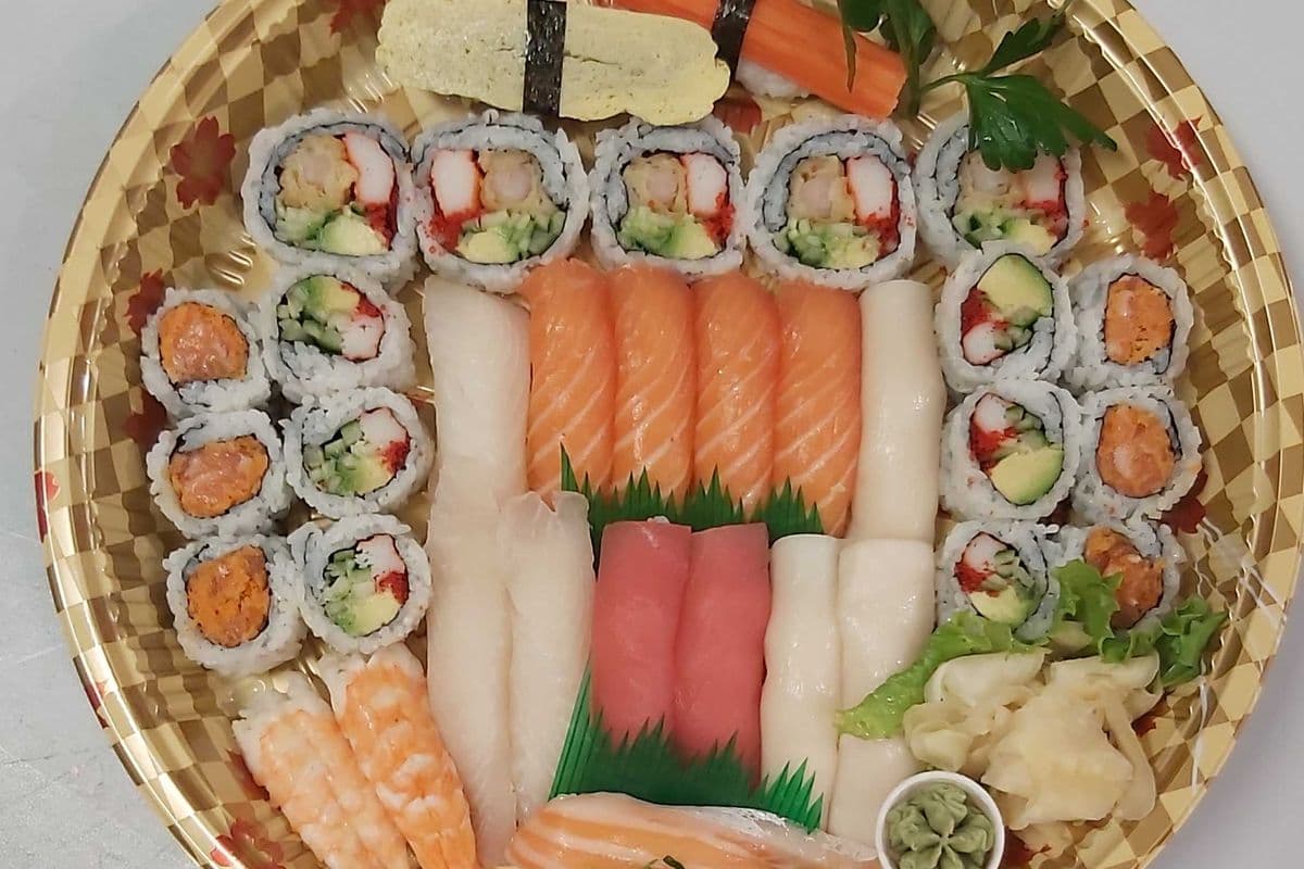 (A1)Small Sushi and Maki Tray (35pcs)