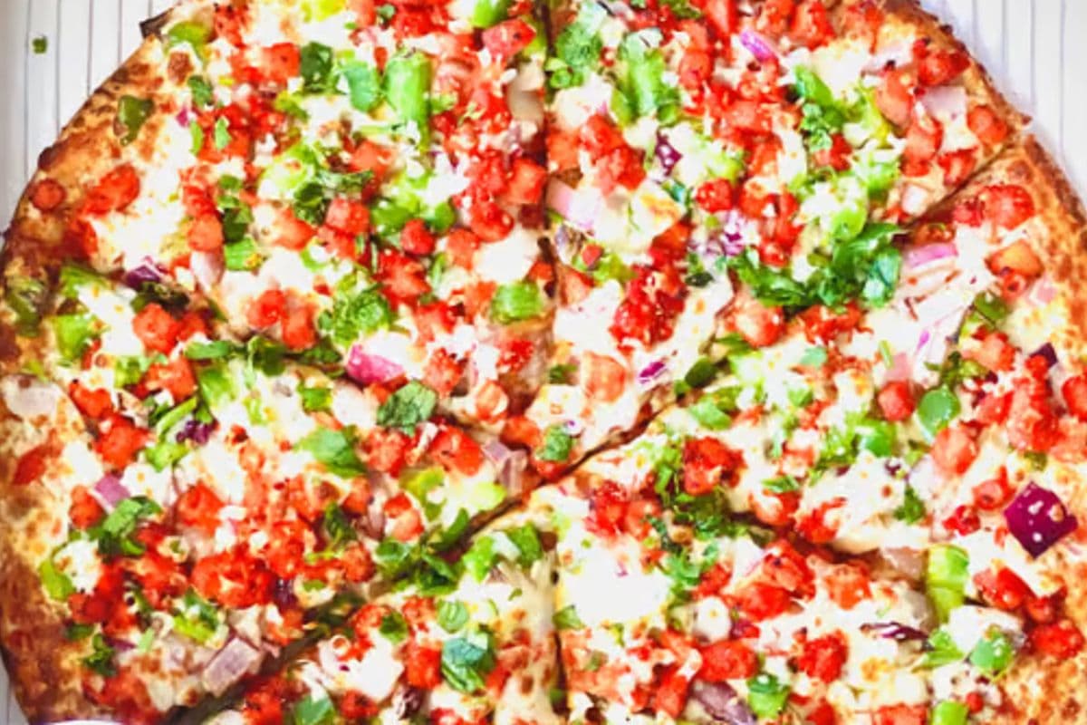 X-Large-Sized Tandoori Paneer Pizza