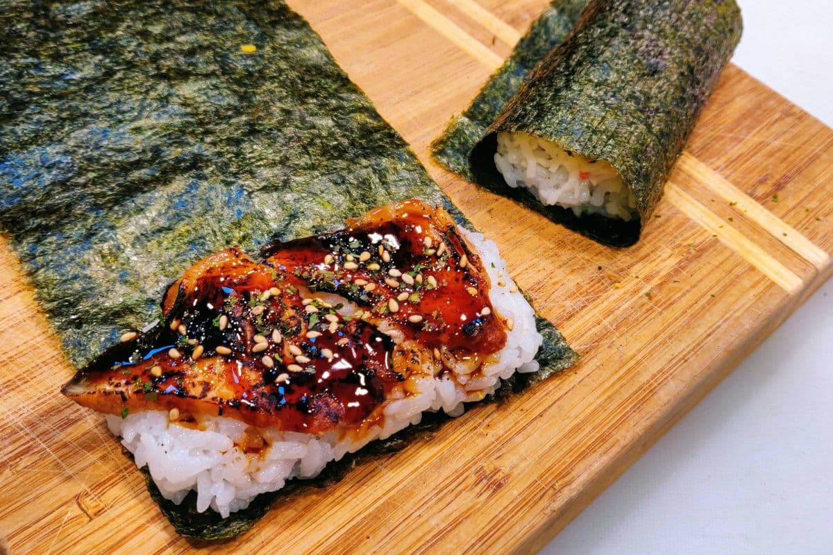 UNAGI HAND ROLL