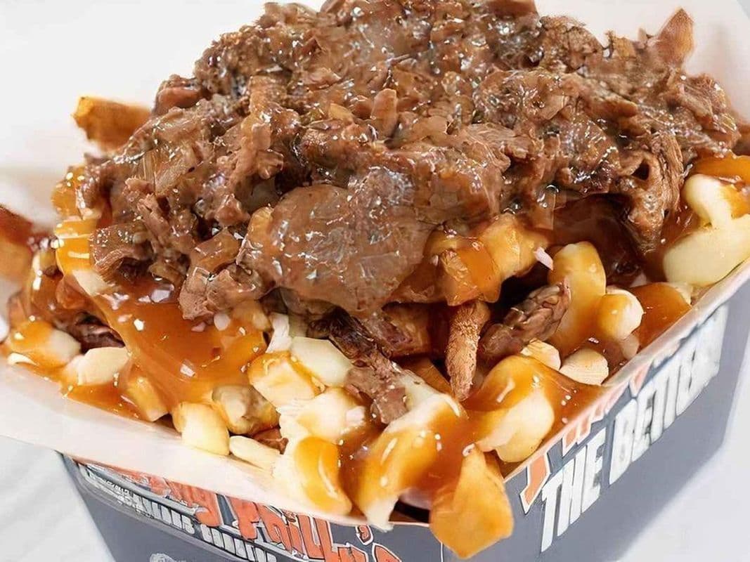 Peppercorn Steak Poutine