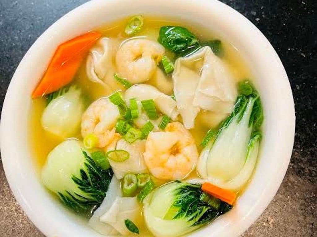 38.Wor Wonton & Seafood Soup 窝云吞