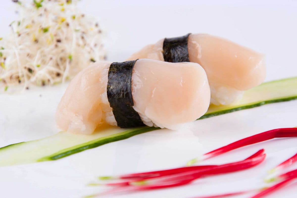 Scallop (Hotategai) Nigiri (2 pcs)