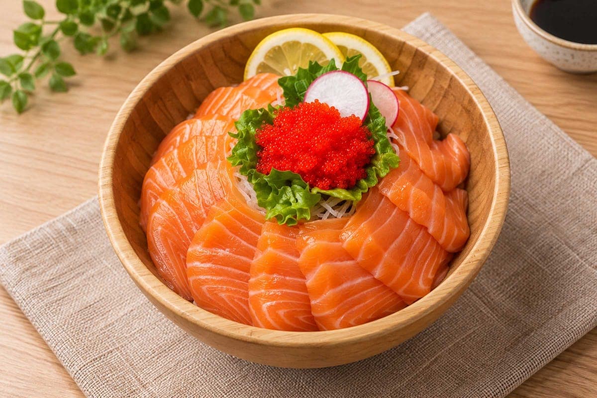 Salmon or Tuna Sashimi Don