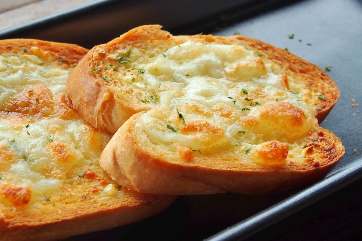 CHEESE & BACON BREAD TOAST