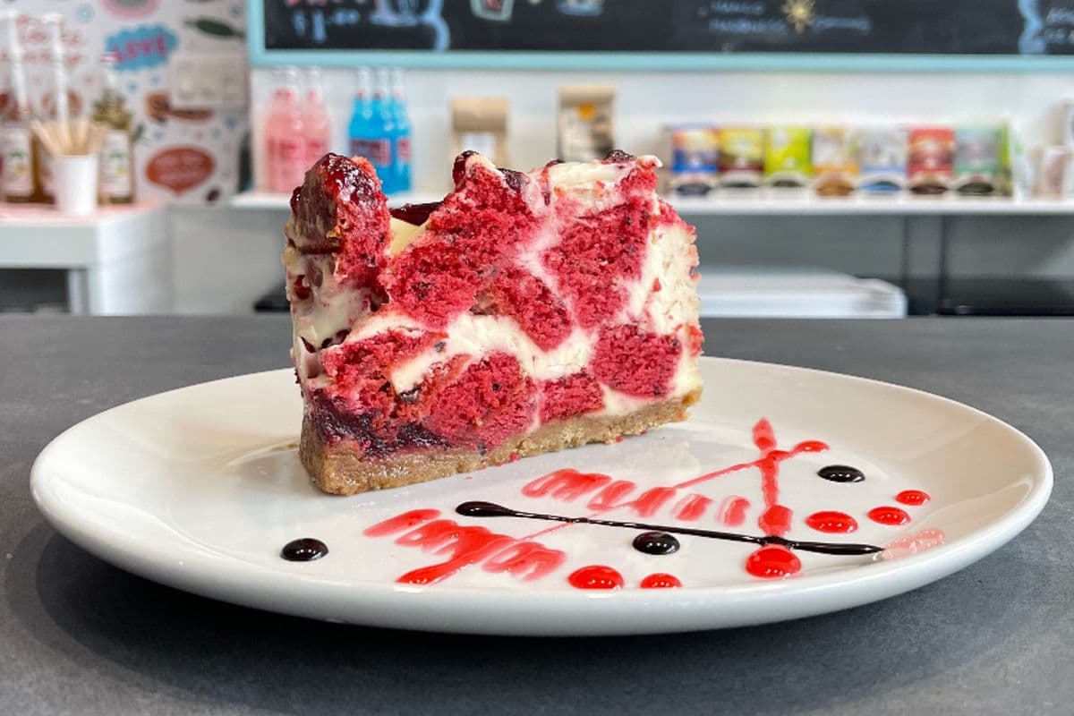 Raspberry Greek Yogurt Cheesecake