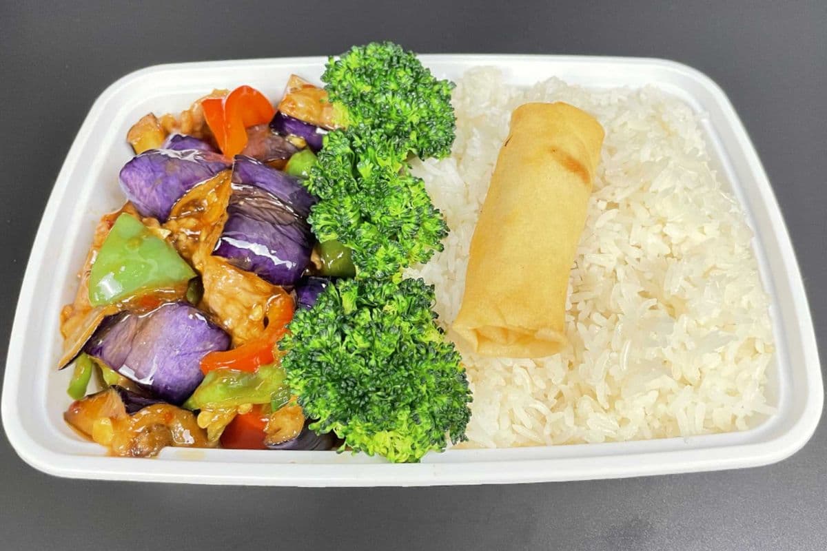 茄子尖椒羊肉饭 / Eggplant Lamb and Pepper with Rice