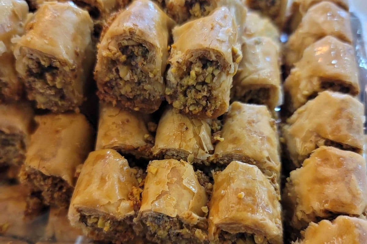 Kal O Shkor with Pistachio