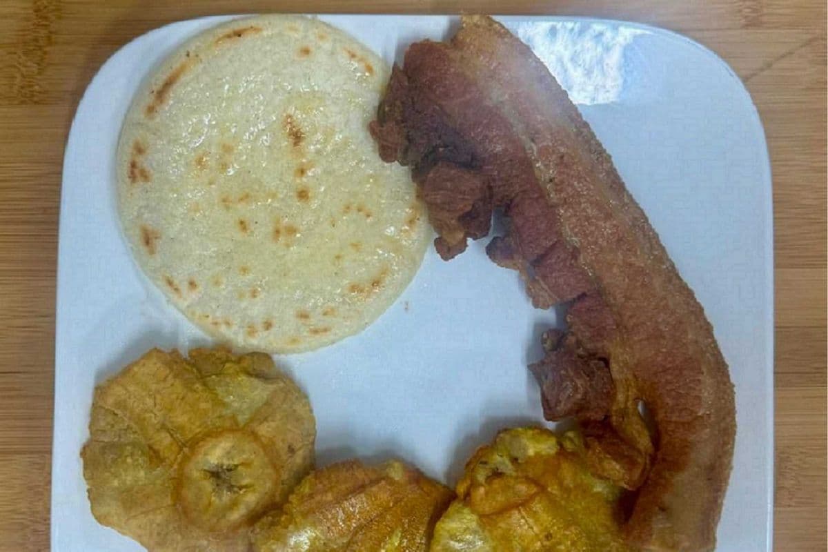 Chicharron con Patacones