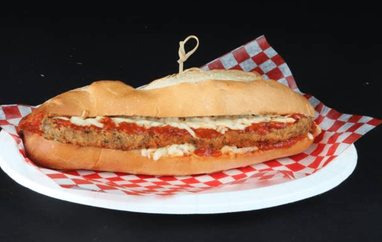 Sandwich au poulet parmigiana / Chicken Parmesan Sandwich