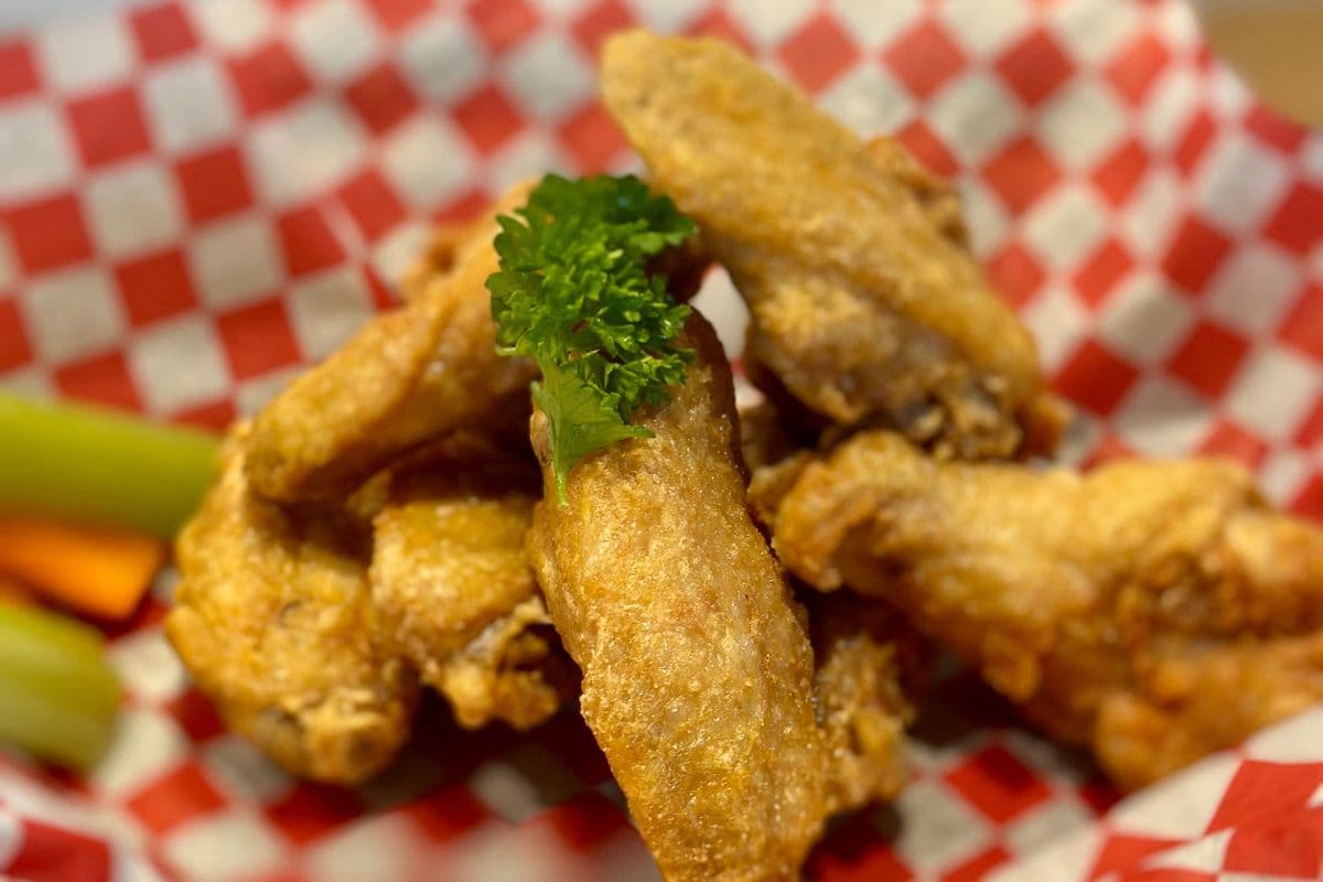 10pc chicken wings ( salt & pepper )