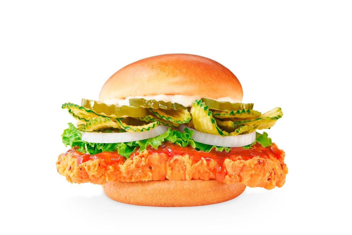 Sandwich de poulet épicé au chili thaï sucré / Sweet Thai Chili Spicy Chicken Sandwich (Cals: 610)