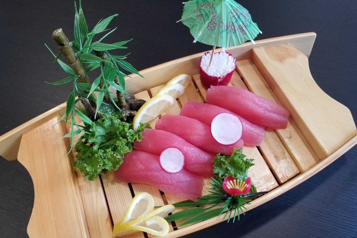 Tuna Sushi (5pcs)