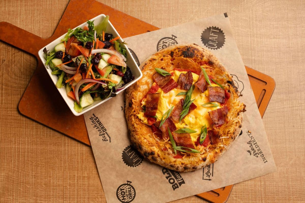Classic Bacon & Eggs Pizza