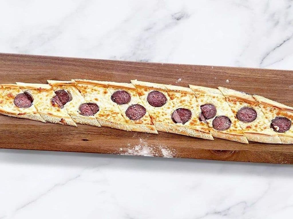 Sucuklu Pide