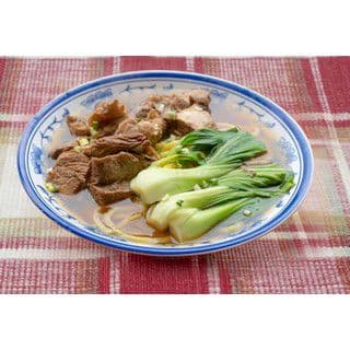 30 Braised Beef Noodles in Soup / 紅燒牛肉湯麵 -30