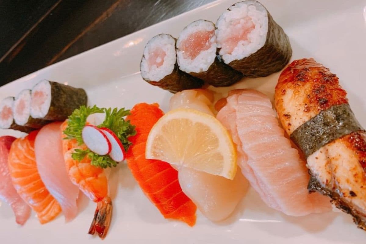 Deluxe Nigiri Tuna Maki Combo