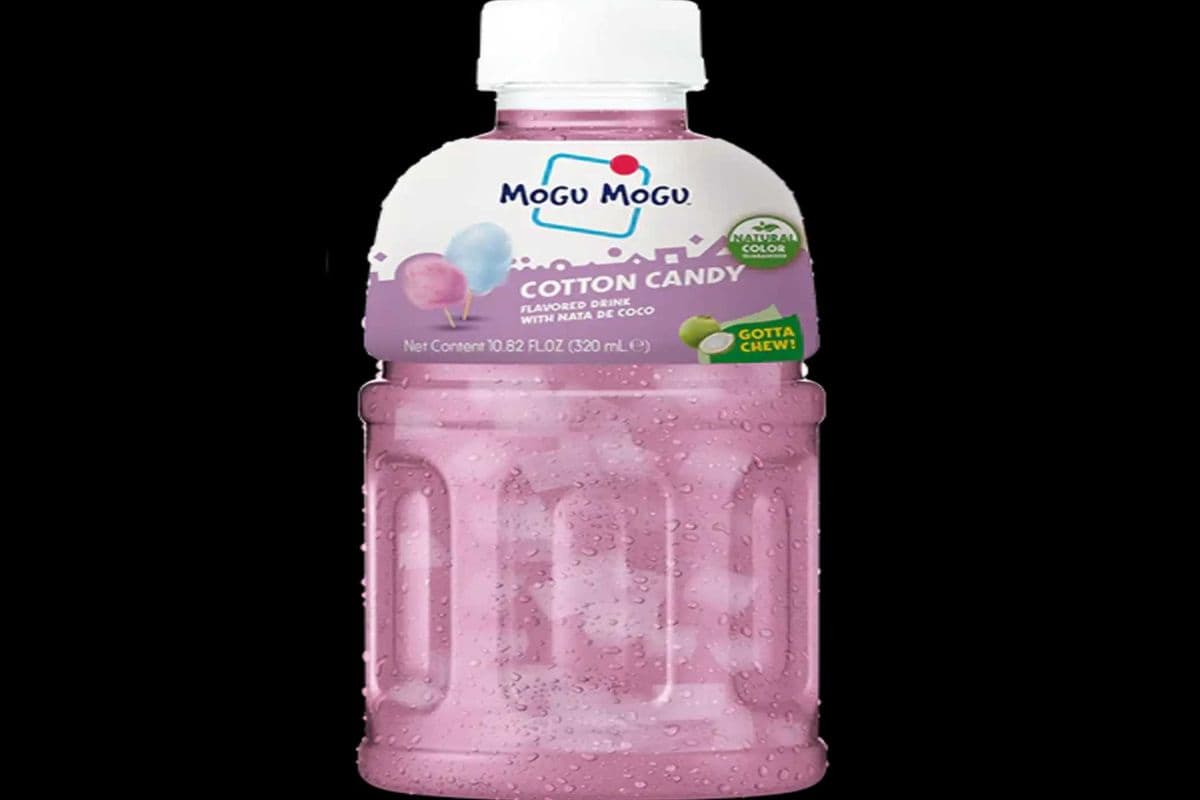 Mogu Mogu cotton candy flavored drink with nata de coco 320ml