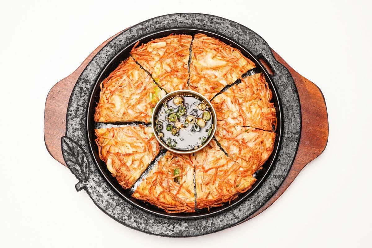 SP1 Seafood Pancake 해물파전 – Haemool Pajun