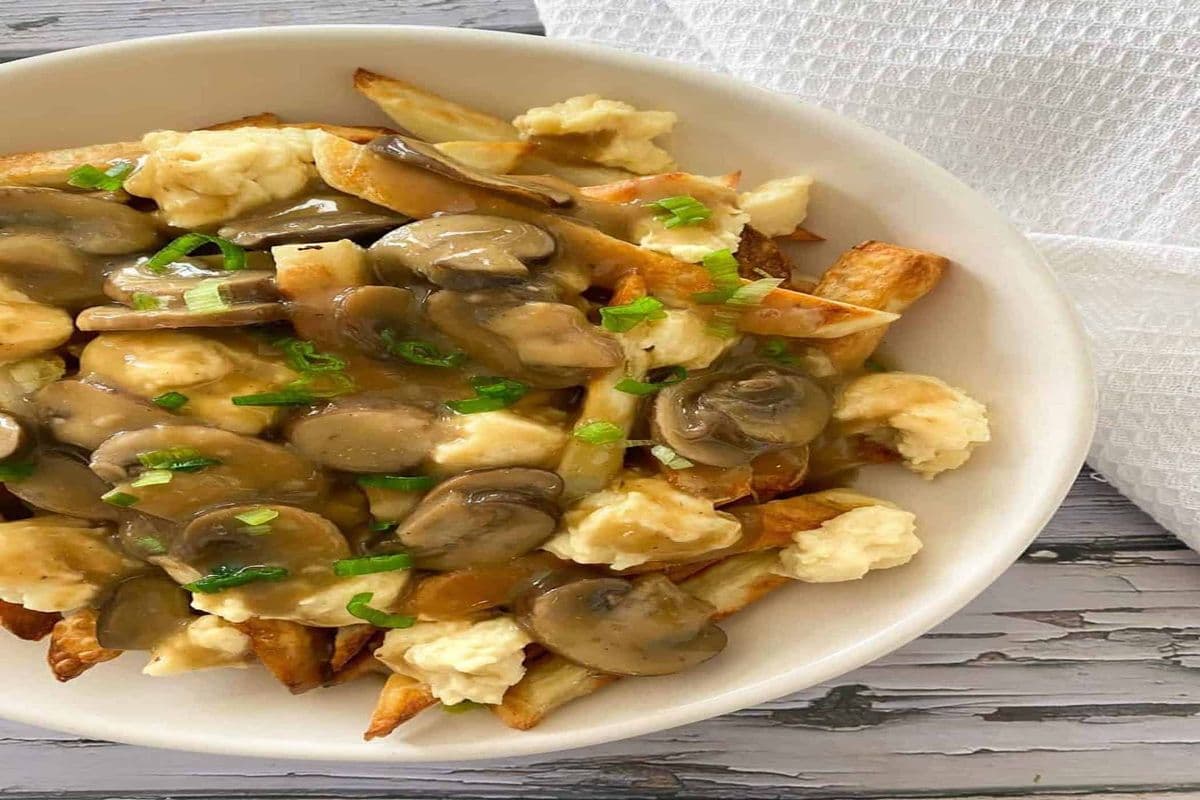 POUTINE VEGAN CHAMPIGNON (MUSHROOM ) 7''