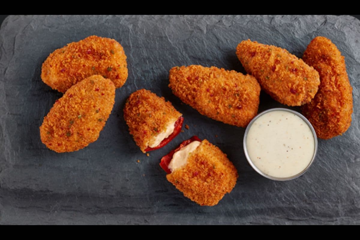 Famous Stuffed Jalapeno Poppers (10 Pcs)