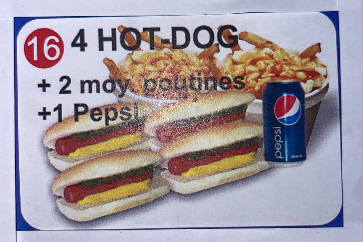 #16 Combo : 2 moy poutines, + 4 hot dogs + 2 coke