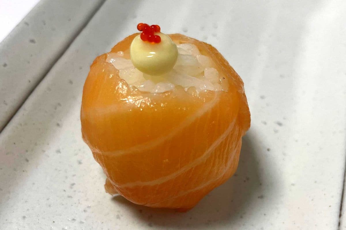 606 Sakura Nigiri (2pcs)