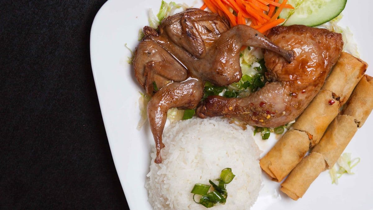 90.Lemongrass Chicken Leg & Quail & Spring Rolls On Rice